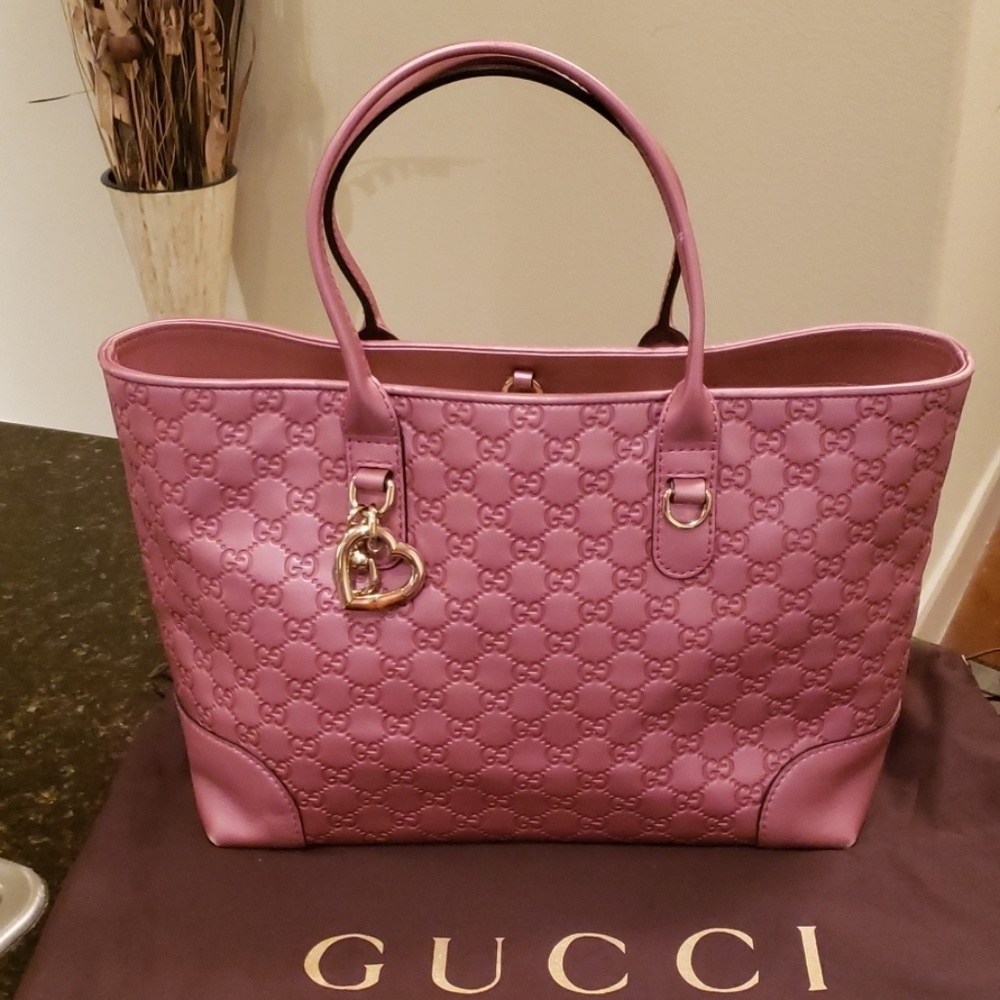 Gucci💗 Heart Bit Guccissima Pink Leather Tote🌸